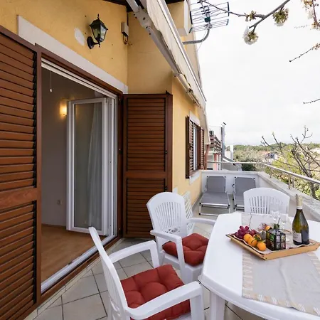 With Parking Space - 19234 Apartman *